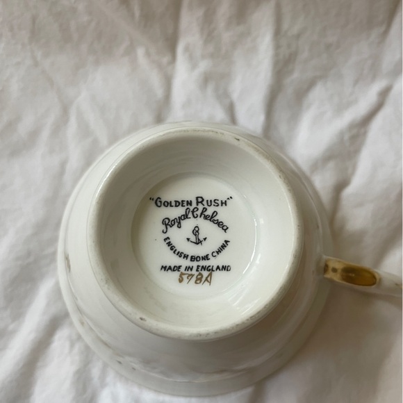 Royal Chelsea English Bone China Golden Rush Tea Cup & Saucer C. 1943 - 61 - Picture 2 of 6